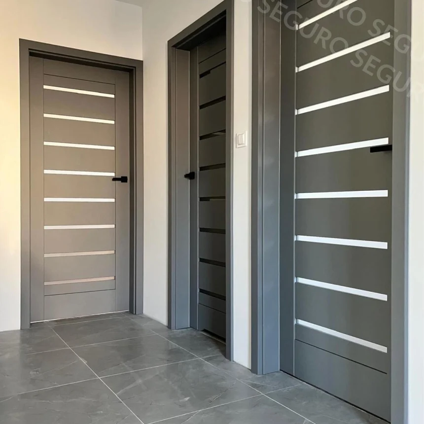 Jasnoszare drzwi wewnętrzne Kamelia 1 od Seguro